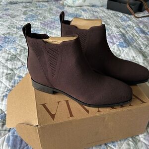Vivaia Ryan slipon ankle boots!
